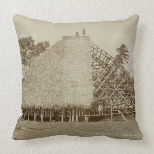 Coussin Construction de logements au Samoa, c.1875 (photo