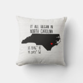 Coussin Coordonnées GPS de Caroline du Nord avec cœur (Recto)