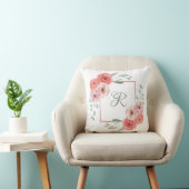 Coussin Corail rose et floral vert blanc avec monogramme (Chaise)