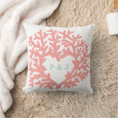 Coussin Coral Heart Aqua Beach Wedding Date personnalisée (Couverture)