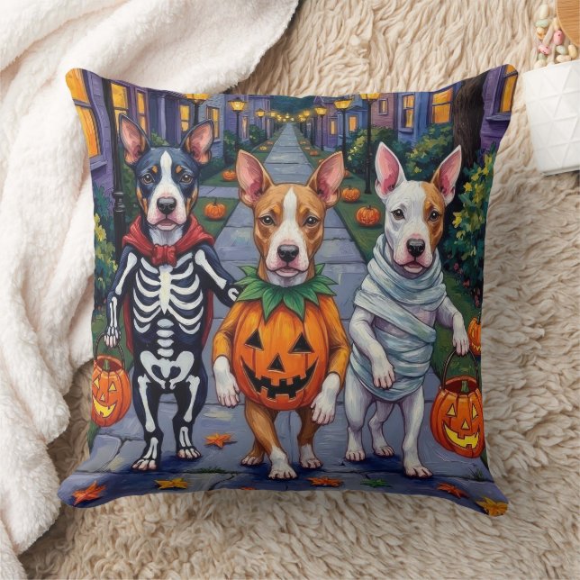 Coussin Costumes d'Halloween pour Bull Terrier allant cher (Couverture)