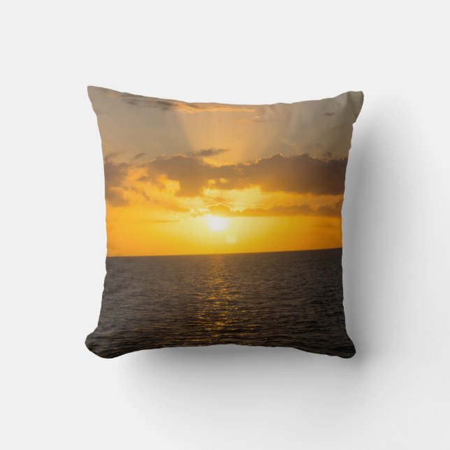 Coussin Coucher de soleil radieux sur l'océan (Recto)