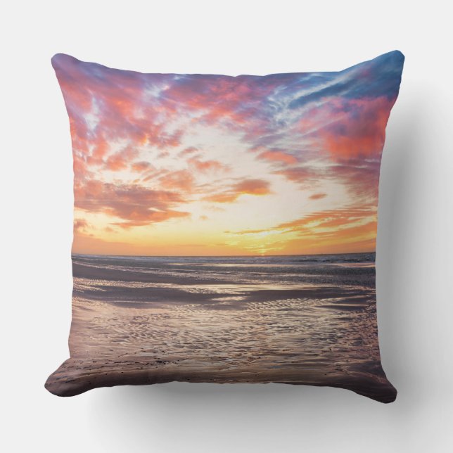 Coussin Coucher de soleil sur la plage et la mer (Recto)
