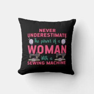 Coussin Couper Le Pouvoir D'Une Femme Avec Une Machine À C