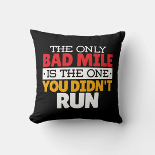 Coussin Coureur - Citation drôle de mauvais mile à la cour