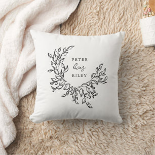 Coussin Couronne botanique de mariage simple avec lettrage