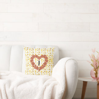 Coussin couronne d'automne sur son lit de feuilles