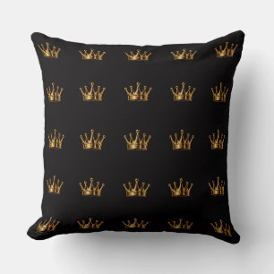 Coussin Couronne dorée 3D élégante sur fond noir