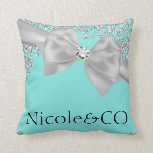 Coussin Coutume blanche bleue de charme de diamants d'arc