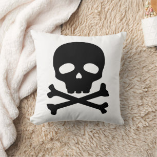 Coussin Crâne de pirate noir sur fond blanc