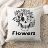 Coussin Crâne et fleurs noir et blanc (Couverture)