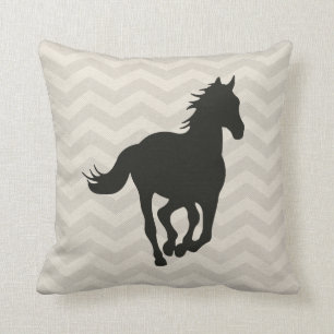 Coussin Crème de gris de noir de motif de Chevron de