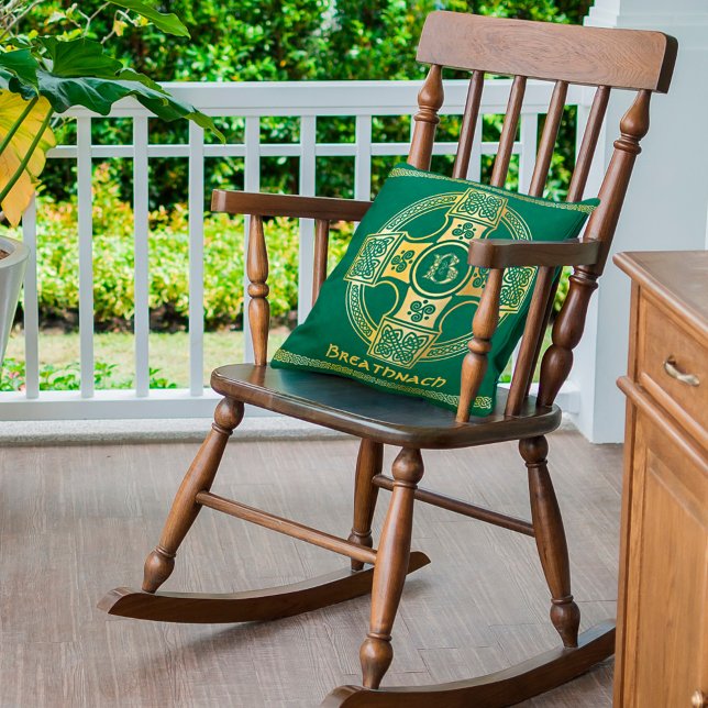 Coussin Croix celtique et lettre de noeud B Monogramme et  (Créateur téléchargé)