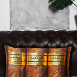 Coussin Cubain Cigar Lumbar<br><div class="desc">Ajoutez une touche d'élégance vintage et de charme masculin à votre espace avec le Cubain Cigar Lumbar Coussin ! 🛋️ 💨 Ce coussin magnifiquement ouvragé est parfait pour rehausser l'ambiance de n'importe quelle chambre, d'un bureau à domicile sophistiqué à un coin salon confortable. Le design est décoré sur le thème...</div>