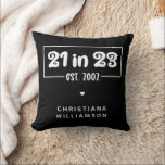Coussin Custom 21st Birthday Cadeau 21 en 23 Est 2002<br><div class="desc">Custom 21st Birthday Celebration 21 in 23 Est 2002 Cadeaux d'anniversaire!</div>