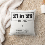 Coussin Custom 21st Birthday Cadeau 21 en 23 Est 2002<br><div class="desc">Custom 21st Birthday Celebration 21 in 23 Est 2002 Cadeaux d'anniversaire!</div>
