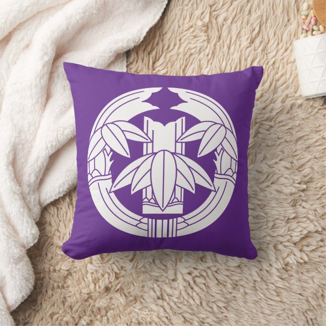 Coussin Cut bamboo in embracing bamboo leaves (Couverture)