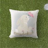 Coussin Cute baby Bunny et butterfly. (Herbe)