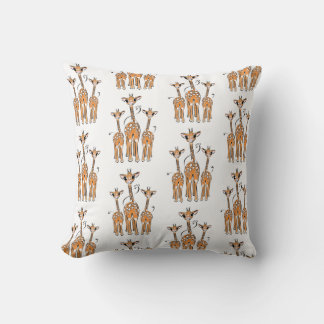 Coussin Cute Baby Giraffes, safari animals