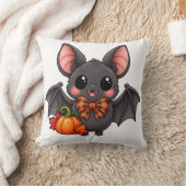 Coussin Cute Bat and Pumpkin Halloween Throw Pillow (Couverture)