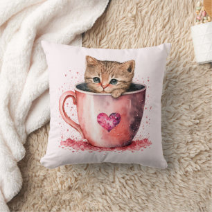 Coussin Cute Kitten dans un Teacup avec les coeurs