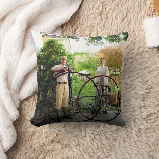 Coussin Cyclistes victoriens (Couverture)