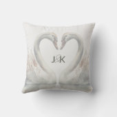 Coussin Cygnes Romantiques Couple de Mariage Monogramme (Verso)