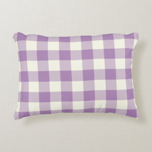 Coussin d'accent de motif de guingan de violette