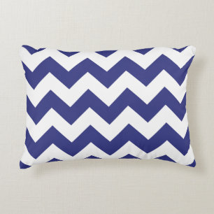 Coussin d'accent de zigzag de Chevron - bleu royal