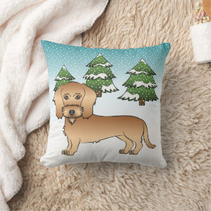 Coussin Dachshund à poil dur blé dans une forêt hivernale