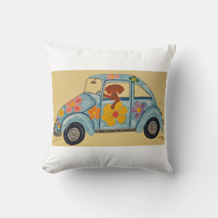 Coussin Dachshund dans une voiture hippie