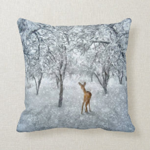 Coussin Daine dans l'aquarelle argentée d'automne de neige