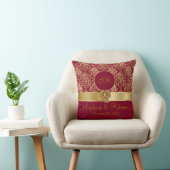 Coussin Damassé doré élégant sur monogramme bordeaux (Chaise)