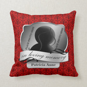 Coussin Damassé rouge "dans la mémoire affectueuse" dans