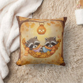 Coussin Dans le hamac, les Raccoons (Couverture)