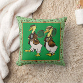 Coussin DAPPER DUCKS sur vert (Couverture)