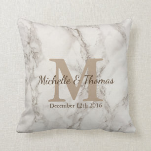 Coussin Date de mariage de marbre blanche classique de