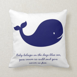 Coussin de baleine de thème d'océan de bleu marine