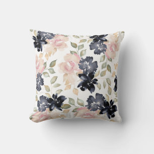 Coussin de belles fleurs d'aquarelle parsèment