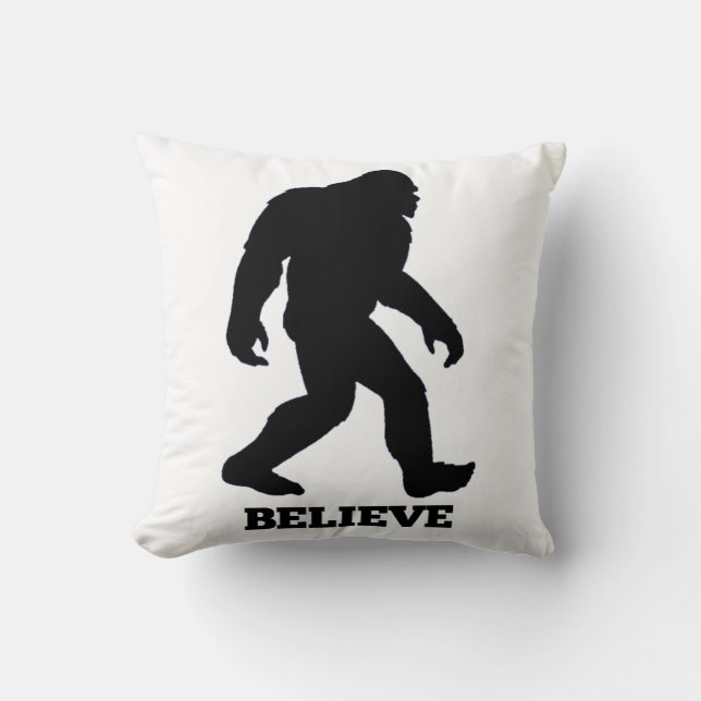 Coussin de Bigfoot Believe (Recto)