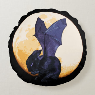 Coussin de BunnyLuv Halloween comportant Ethan