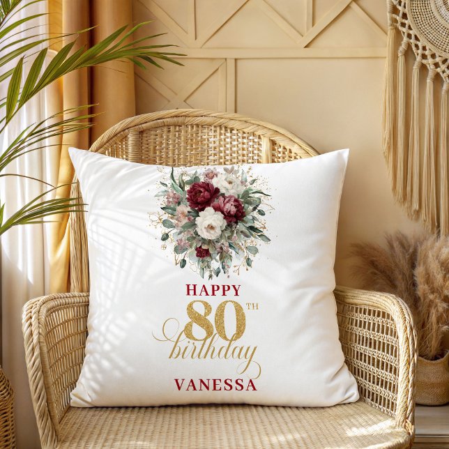 Coussin de cadeau d'anniversaire 80 ans Chic Flora (Chic Floral Burgundy 80th Birthday Gift Pillow)