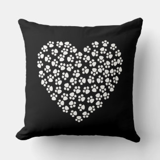 coussin de coeur empreinte de patte