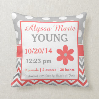 Coussin de corail gris de faire-part de naissance