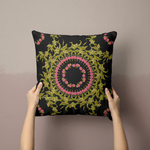 Coussin de couronne de fleurs en noir