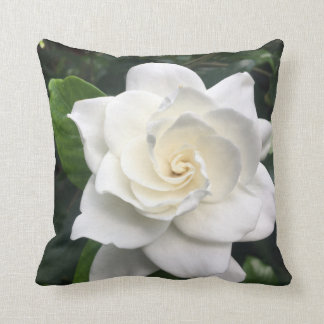 Coussin de fleur blanche