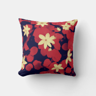 Coussin de fleurs rouges cerises
