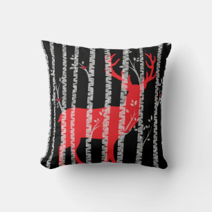 Coussin de forêt d'arbre de bouleau noir et rouge