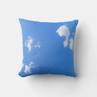Coussin de jet de photo de nuages de ciel bleu