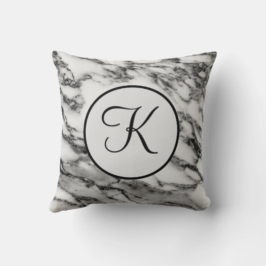Coussin de jet en marbre noir et blanc monogrammé (Verso)